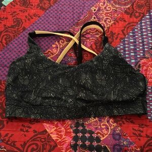 Lulu lemon sports bra size M